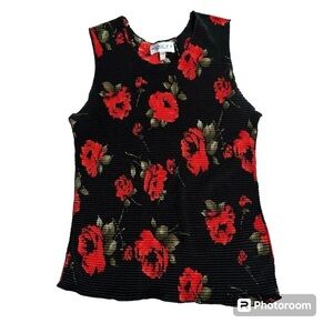 Ninety Petite black tank blouse red roses, crimped fabric, stretchy fitted, P/M.